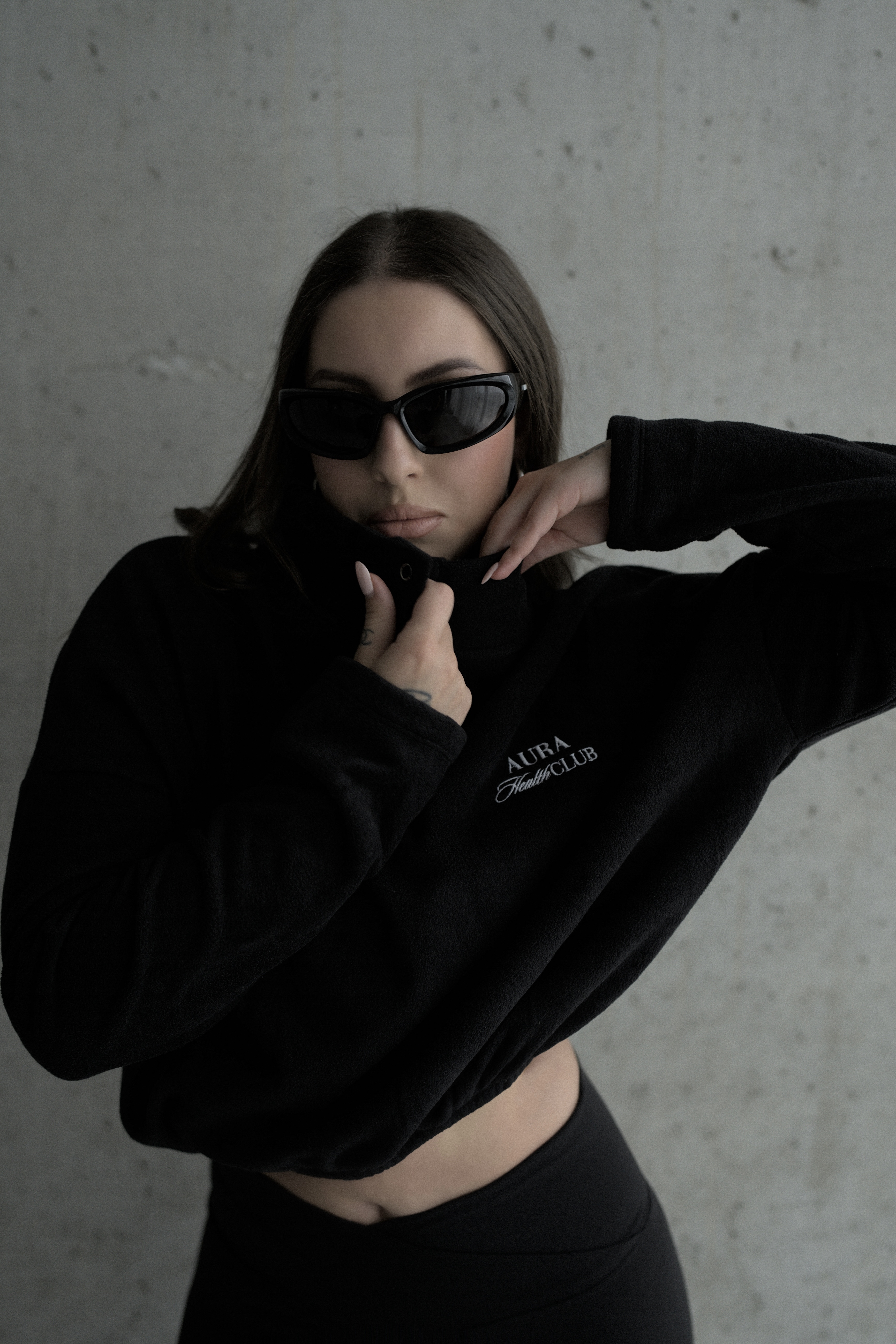 Black cropped fleece